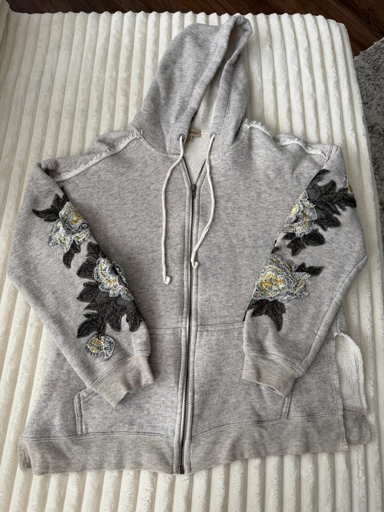 Democracy Tops - Democracy Distressed Gray Embroidered Floral Zip Hoodie Jacket. Size Small